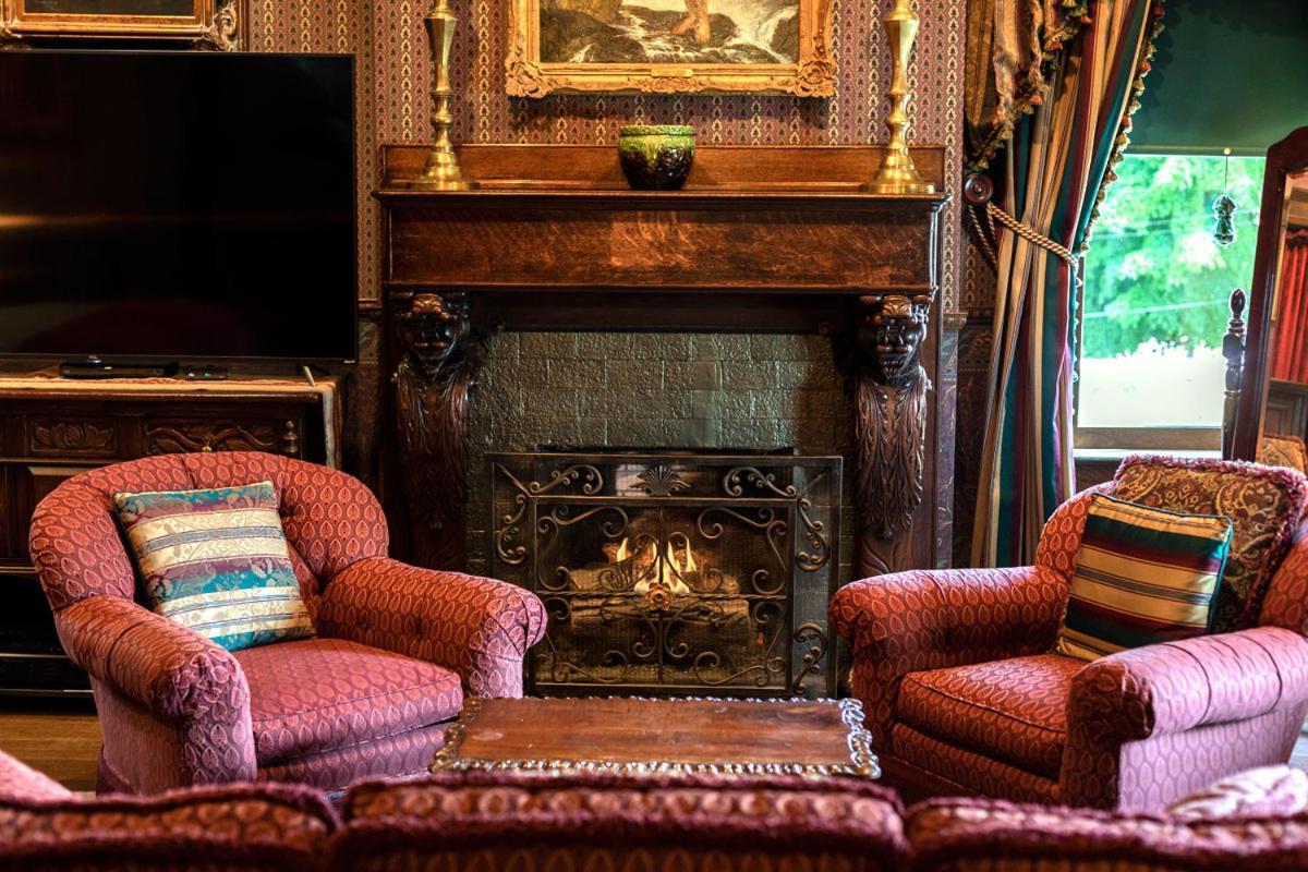 South Broadway Manor B&B - Near Fallingwater, Ohiopyle State Park, Hiking & Biking Trails Gap Scottdale Ngoại thất bức ảnh